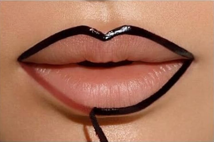 Sacheu Lip Liner Stay-N Peel Off Lip Stain 