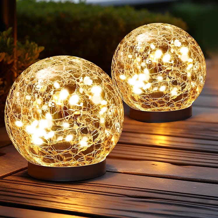 JKIMK Crackled Glass Solar Globe Lights (2-Pack)