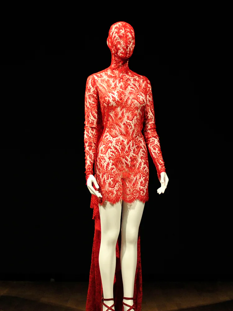 lady gaga red lace dress Lady GaGa Red Lace Costume : 8 Steps (with Pictures)