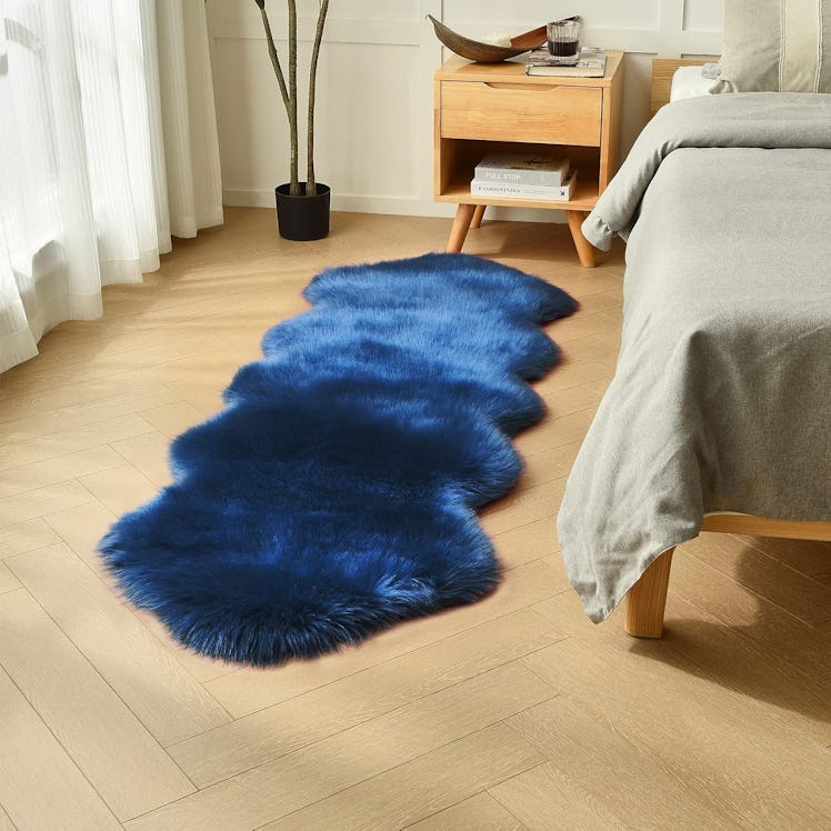 duduta Sheepskin Runner Rug
