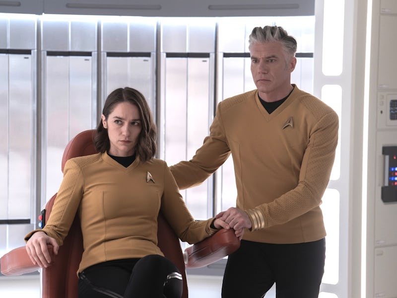 Melanie Scrofano as Batel and Anson Mount as Capt. Pike in season 3 , Episode 3 of Strange New Worl...