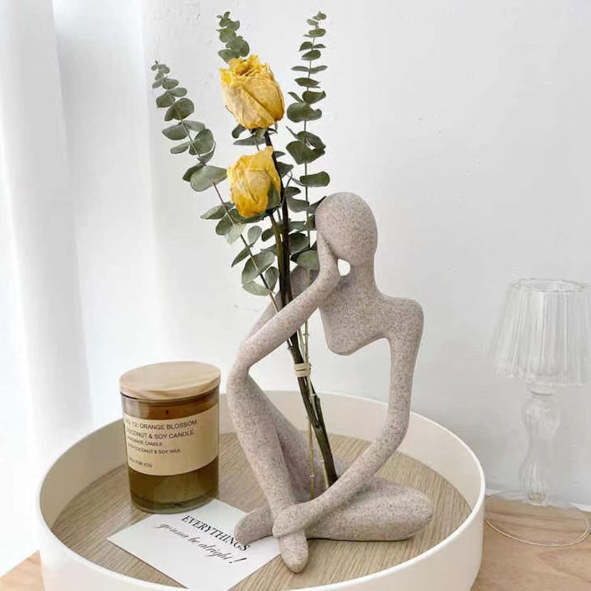 Dnoifne Sandstone Resin Thinker Statue