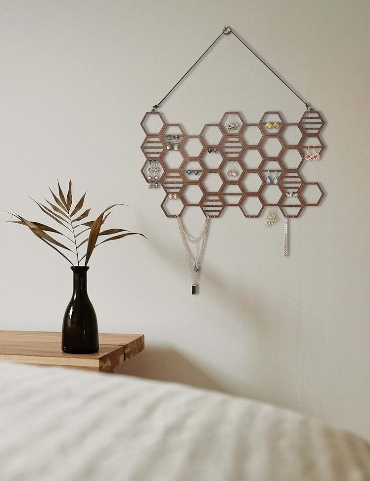 Heesch Honeycomb Earring Organizer