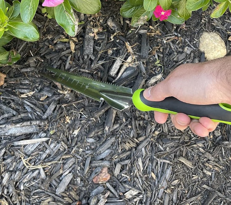Garden Guru Hand Weeder Trowel with Ergonomic Handle