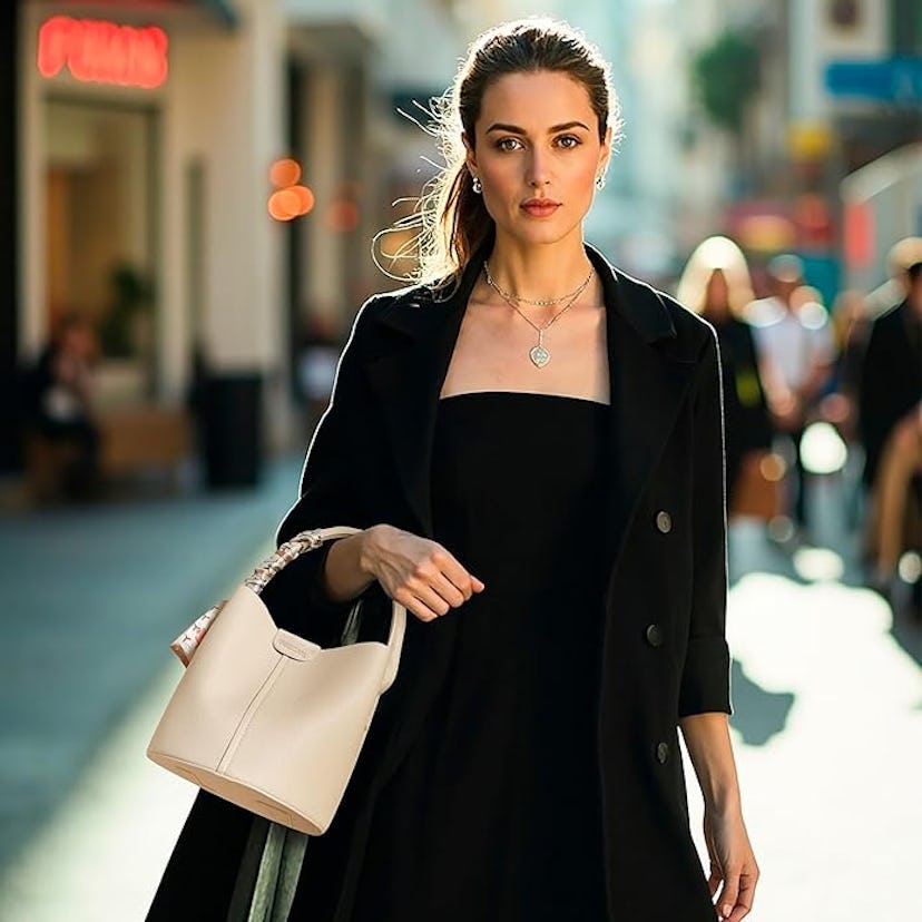 VMEECARL Bucket Bag