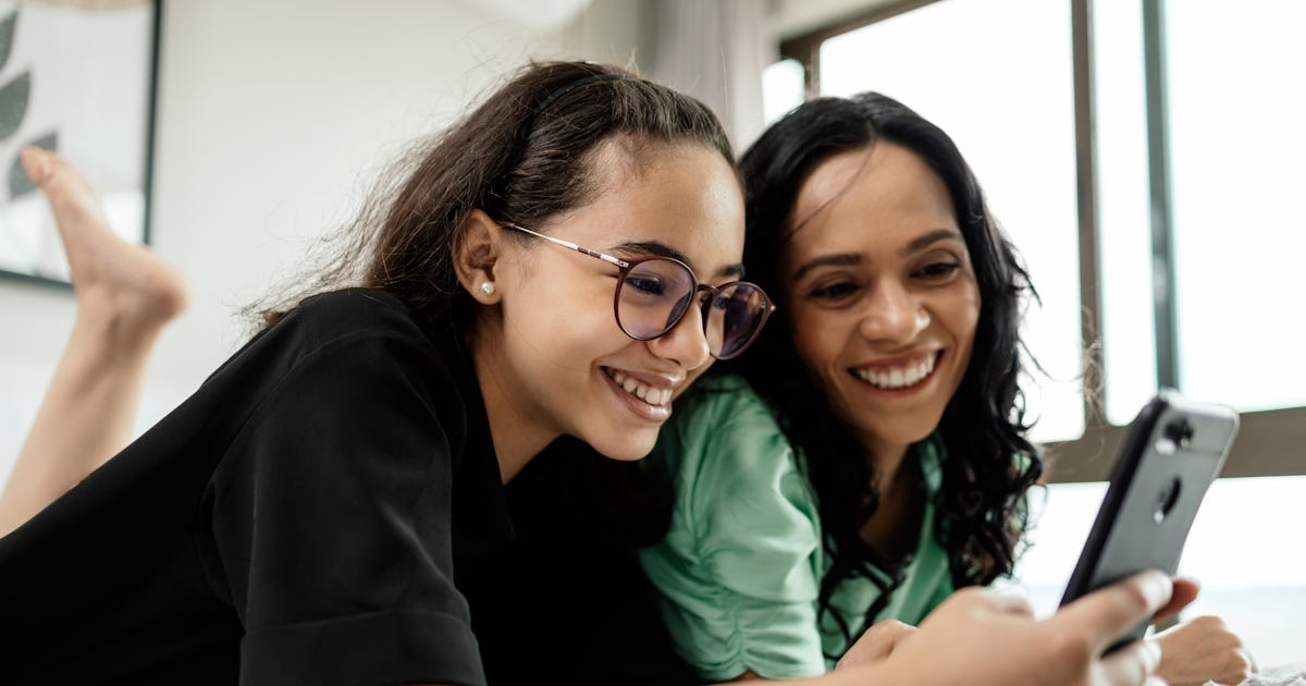 Don't Wing It For Your Kid's First Phone, This Simple Pact Can Help