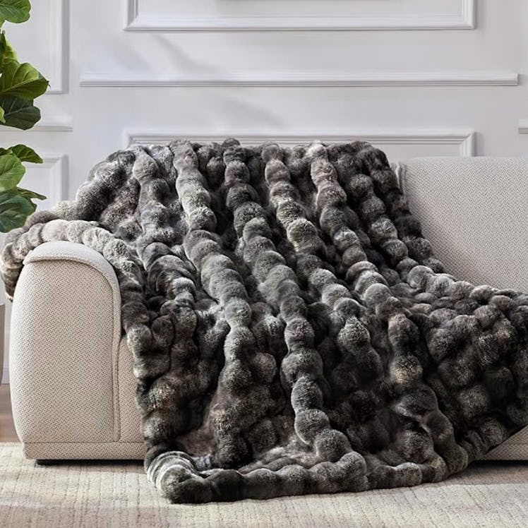 Anysay Faux Fur Throw Blanket