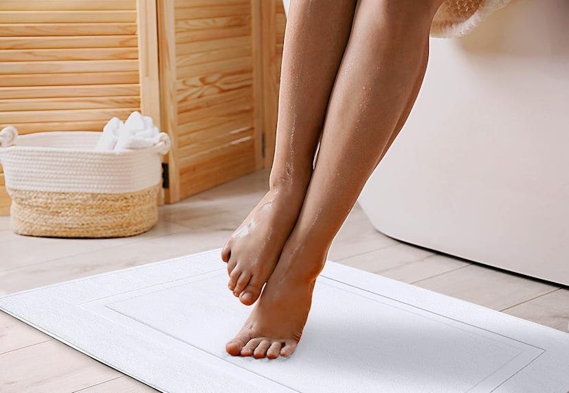 Utopia Towels Cotton Banded Bath Mats (2-Pack)