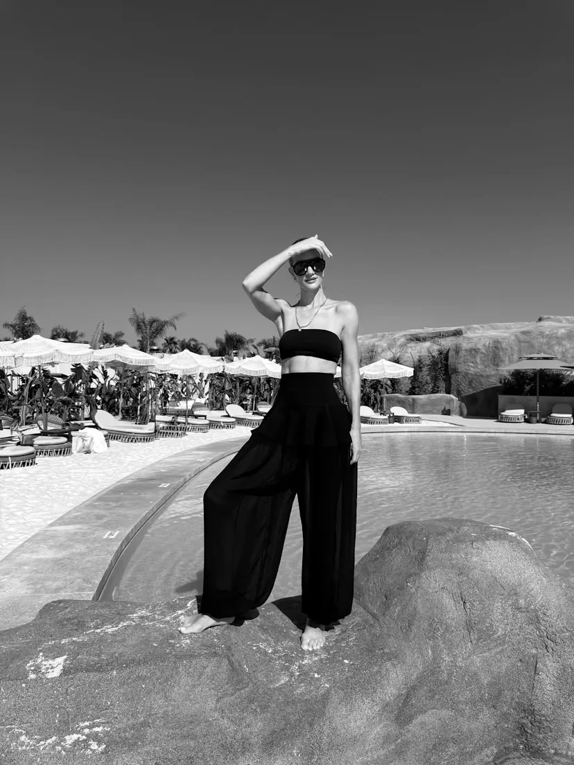 Rosie Huntington-Whiteley's tube top