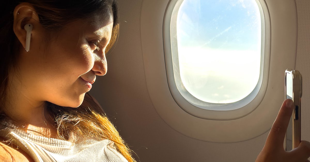 Please Stop Doing Your Skin Care Routine On Airplanes