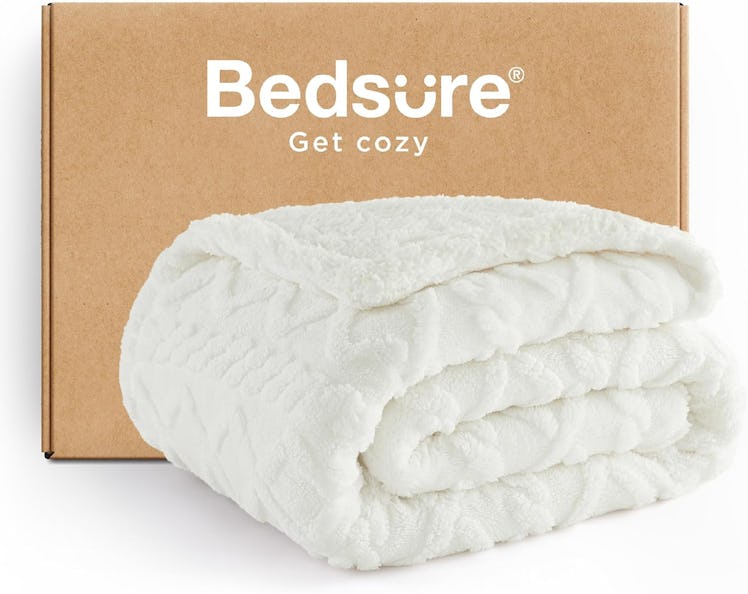 Bedsure Sherpa Fleece Throw Blanket