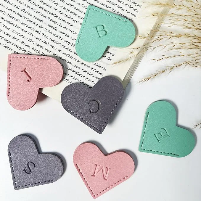 MOTEERLLU Personalized Leather Heart Bookmark