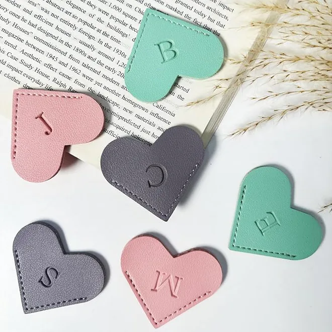 MOTEERLLU Personalized Leather Heart Bookmark