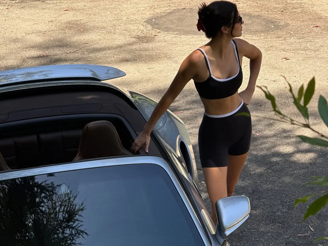 Kendall Jenner Wore A Black & White Set From Alo Yoga