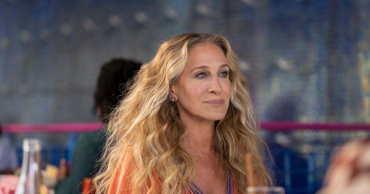 https://imgix.bustle.com/uploads/image/2025/8/1/898fe8f0/sarah-jessica-parker_10.jpg?w=1200&h=630&fit=crop&crop=faces&fm=jpg