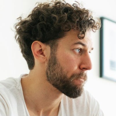 Redditor Wants To Know "AITA" For Telling Mom's Boyfriend He's Not "Grandpa"