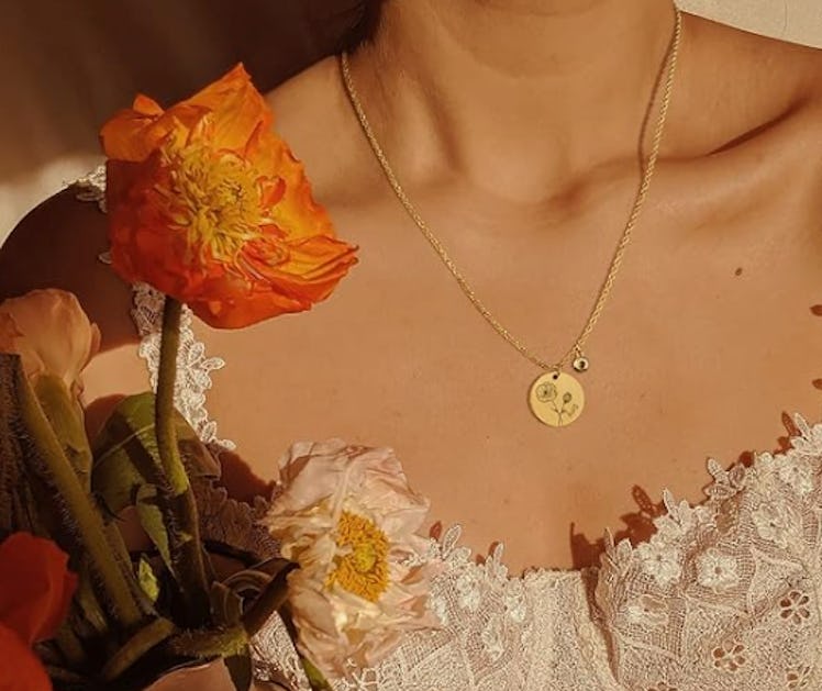 MEVECCO Birth Flower Necklace