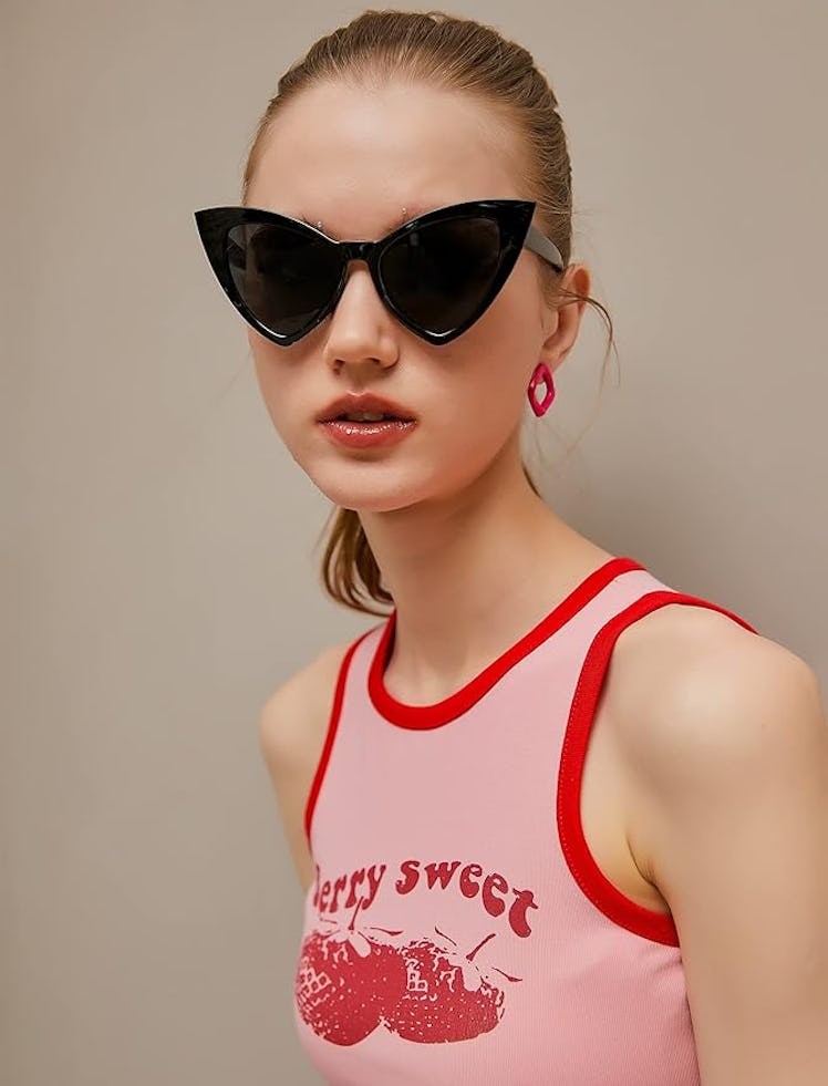 FEISEDY Cat Eye Sunglasses