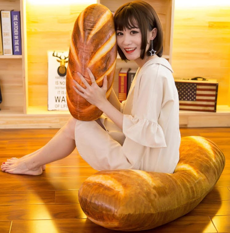 Levenkeness 3D Simulation Bread Shape Plush Pillow