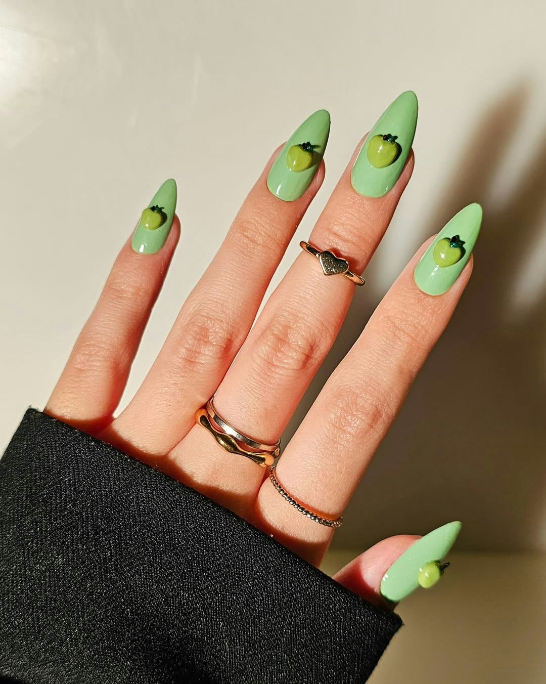 Fractal Nails Define Fall 2025 Style
