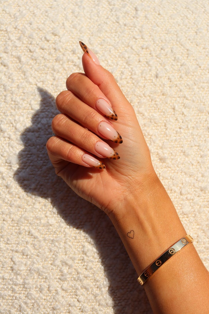 Harvest Hues Define 2025 Nail Style