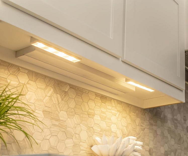 Brilliant Evolution Wireless LED Under Cabinet Light (4-Pack)