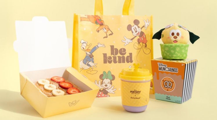 I tried La La Land's limited-time Disney menu with a banana chocolate latte.