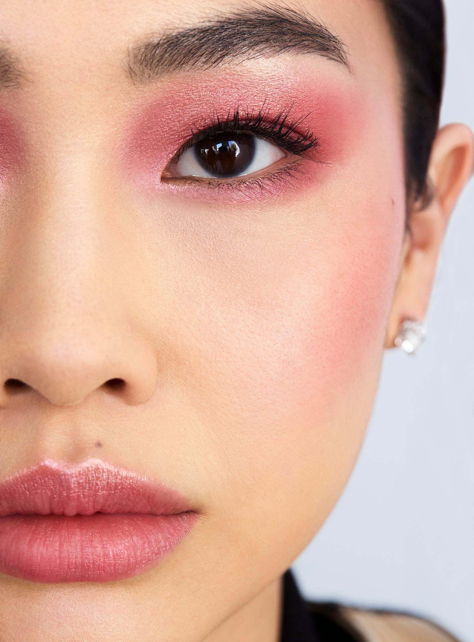 Hoyeon stars in the La Beauté Louis Vuitton campaign. 