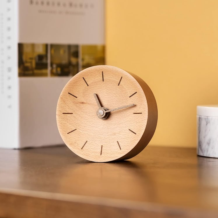 Navaris Small Modern Desk Clock
