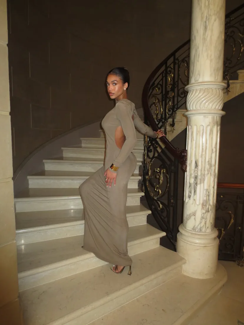 Lori Harvey's Sleek Updo Is The Unexpected Star Of Her Vacation Style Lori Harvey's Sleek Updo Is The Unexpected Star Of Her Vacation Style