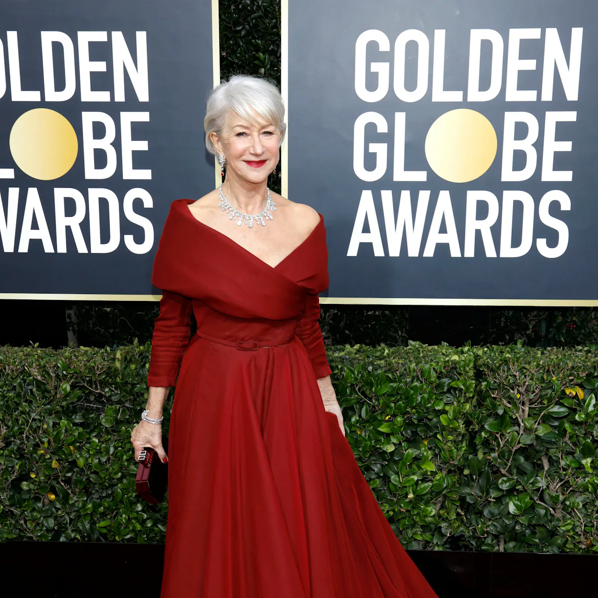 helen mirren red carpet dresses Helen Mirren shows off killer curves in green sequin gown