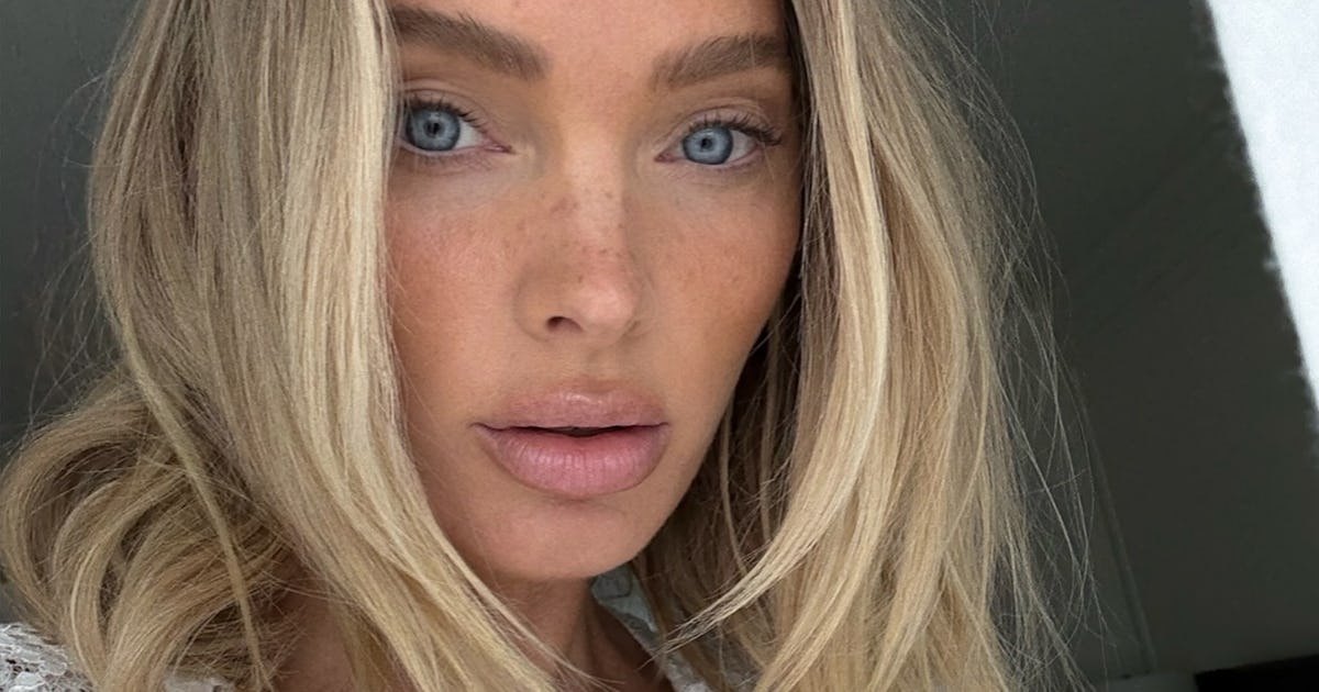 Elsa Hosk Revived The Y2K-Era Bubble Skirt With An $850 Bra & $2.1K Net Bag