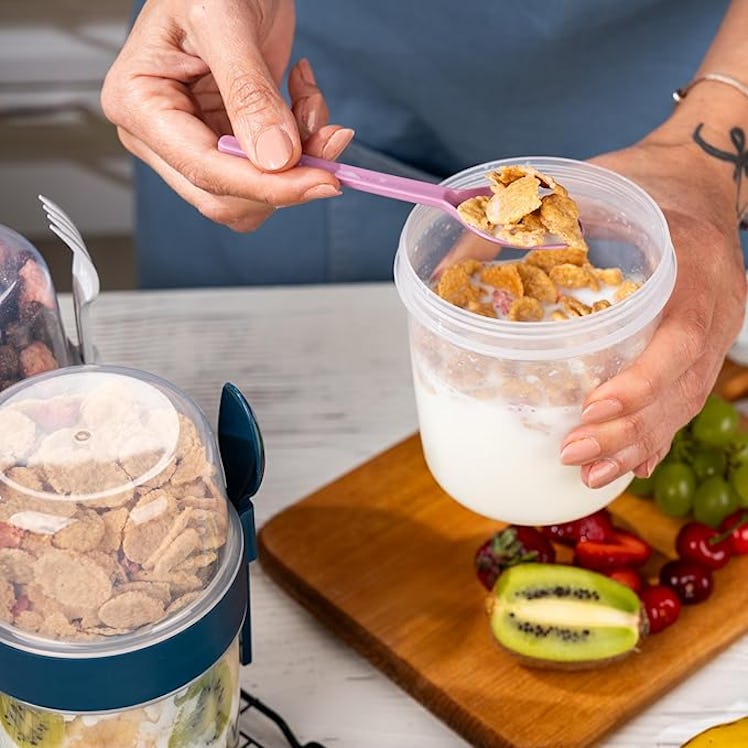 EYNEL To Go Breakfast Cups With Lids and Spoon (4-Pack)