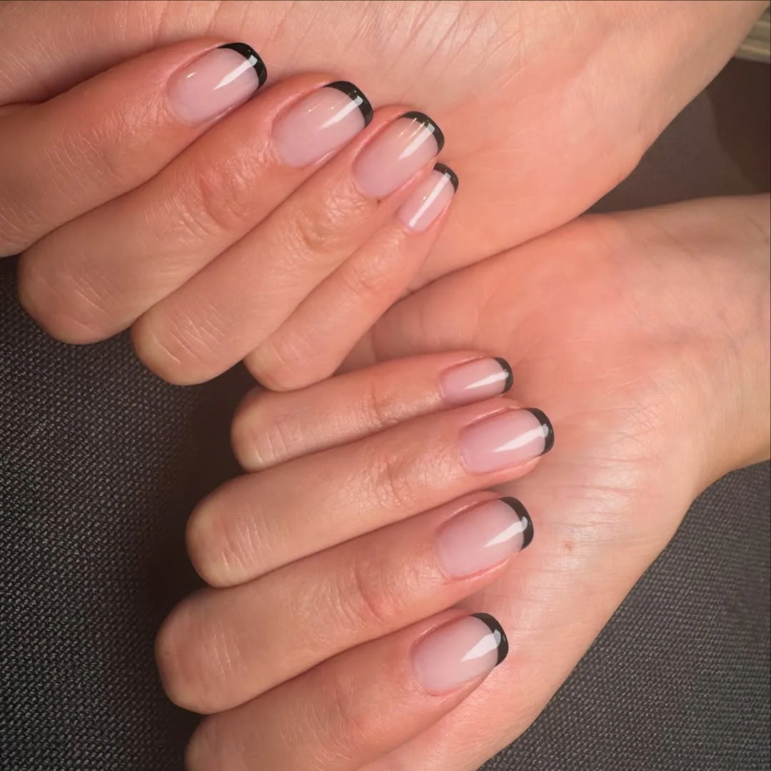 Vittoria Ceretti micro black French manicure