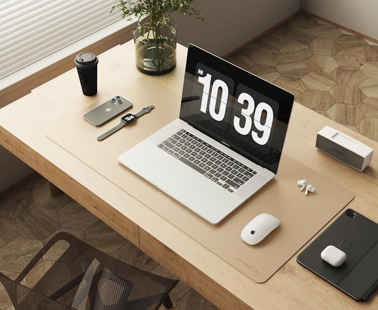 RENMTURE Double-Sided Faux Leather Desk Mat