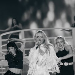 The 5 Best Moments From Sabrina Carpenter’s Lollapalooza Set