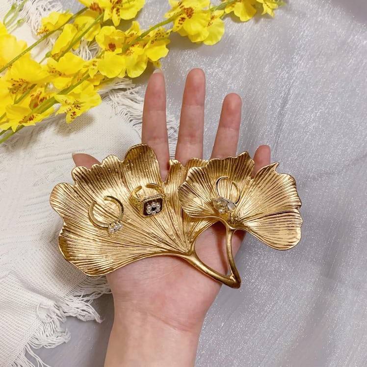 Tricune Metal Leaf-Shaped Jewelry Dish
