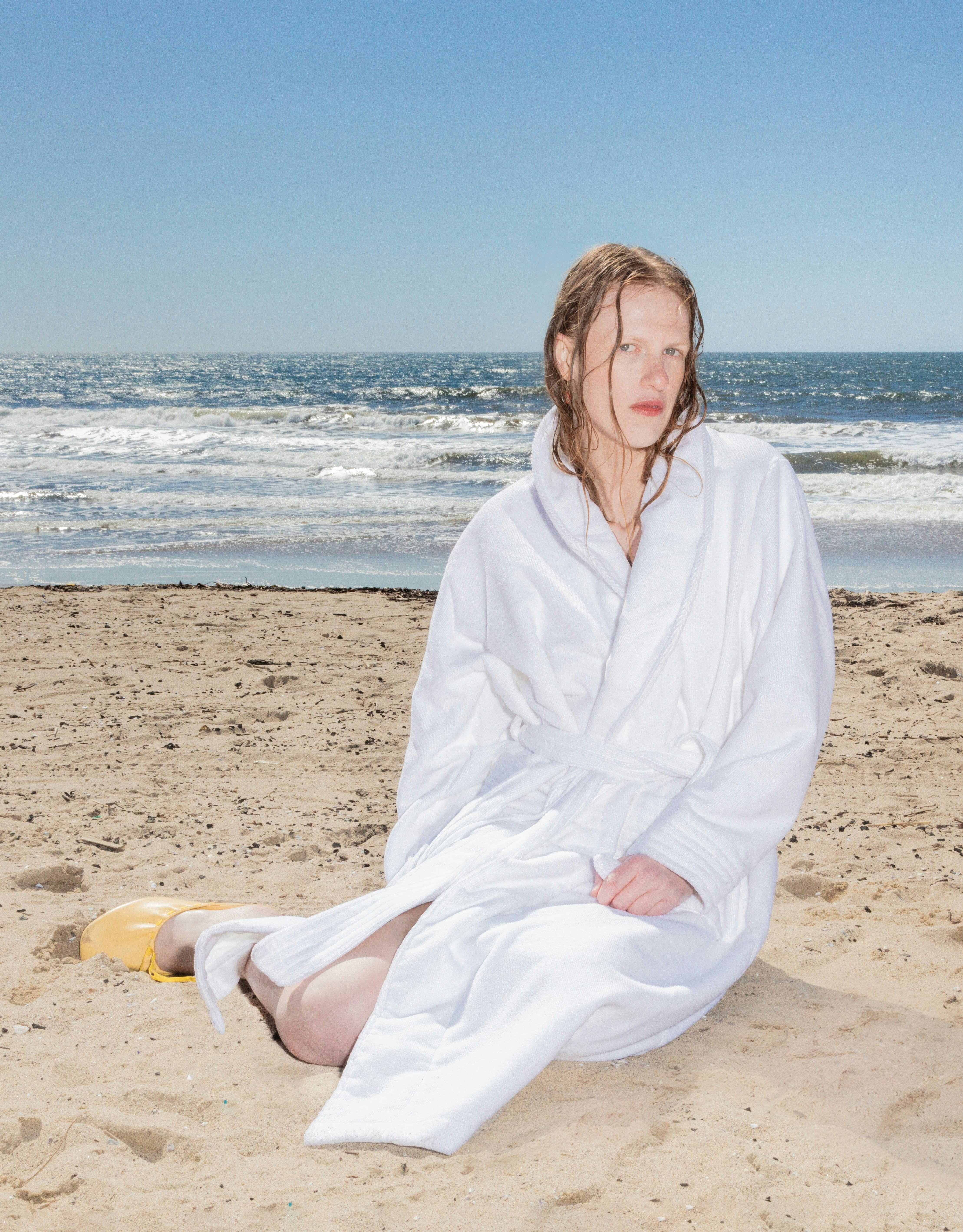 Audrey Hobert Talks Debut Album &lsquo;Who&rsquo;s the Clown?&rsquo; & Working With