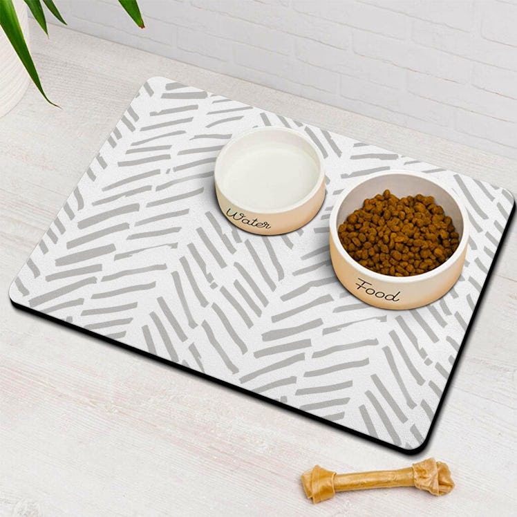 Ayiashiab Absorbent Dog Food Mat