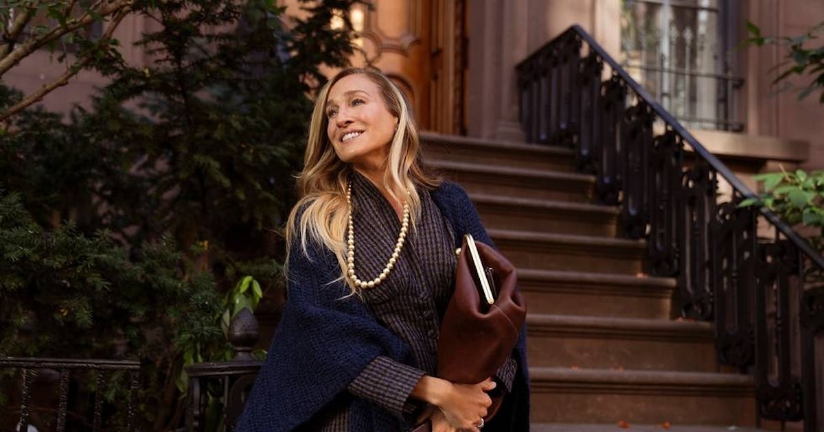 The Penultimate 'AJLT' Episode Poses A Big Question About Carrie's Love Life