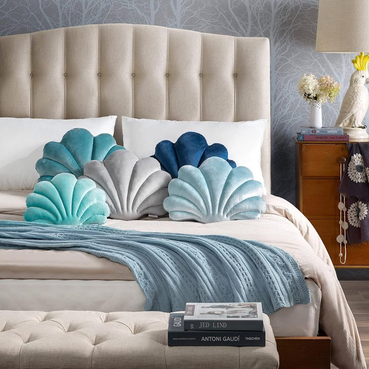 Ashler Home Deco Shell Throw Pillow