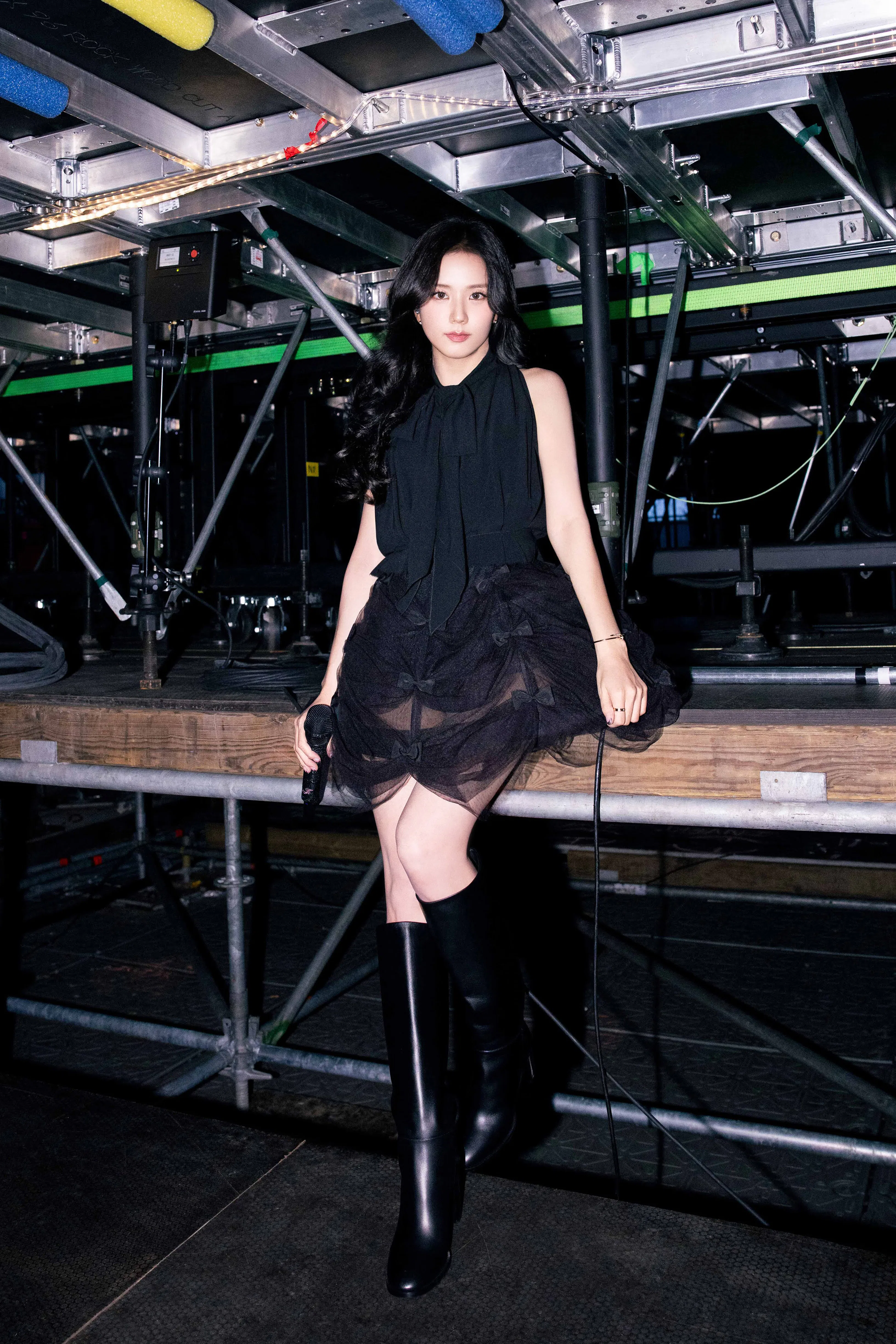 jisoo dress black Jisoo: New Worlds