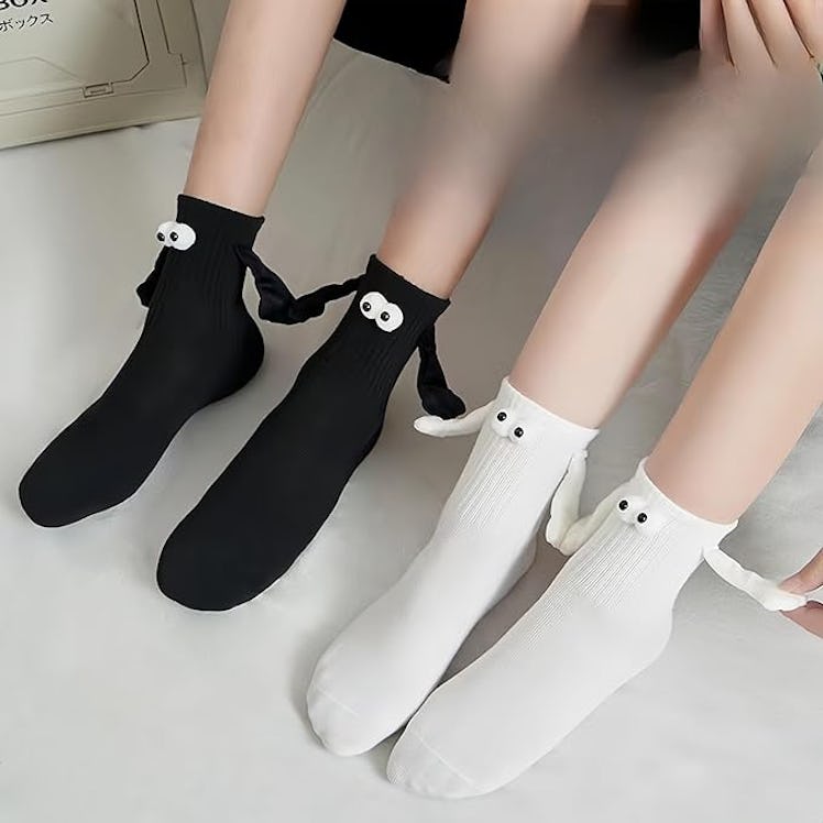 Oneastern Holding Hands Socks (2 Pairs)