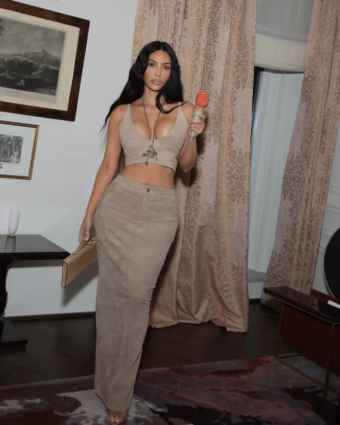 Kim Kardashian Wore Stunning Bra & Crop Tops In Italy