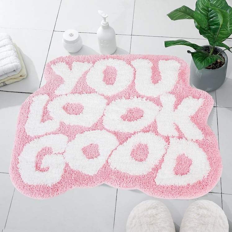 TOIVO You Look Good Bath Mat