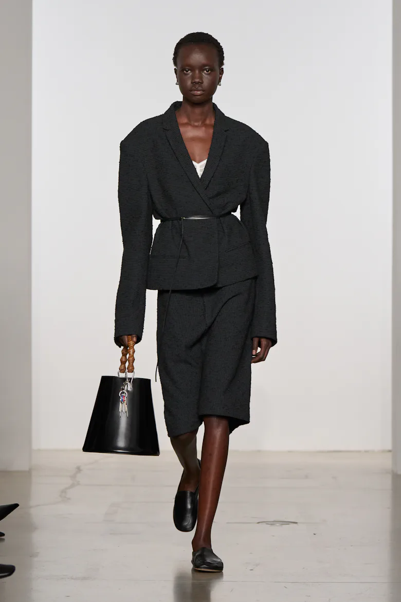 calvin klein runway dresses Monumental minimalism - The runway collection by Veronica Leoni