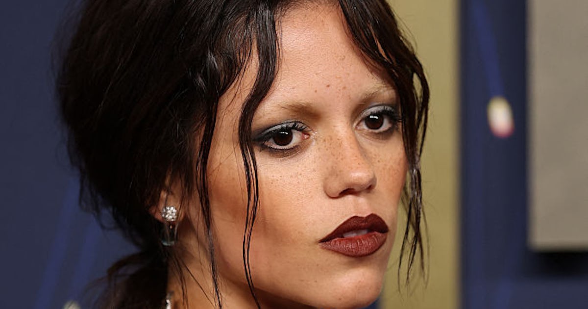 Jenna Ortega's Vampy Glam & More Of The 2025 Emmys' Best Beauty Looks