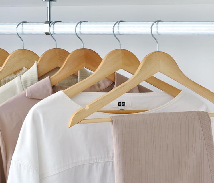 StorageWorks Wooden Hangers (20-Pack)