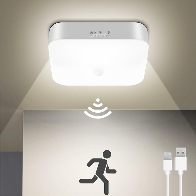 WhitePoplar Rechargeable Motion Sensor Closet Light