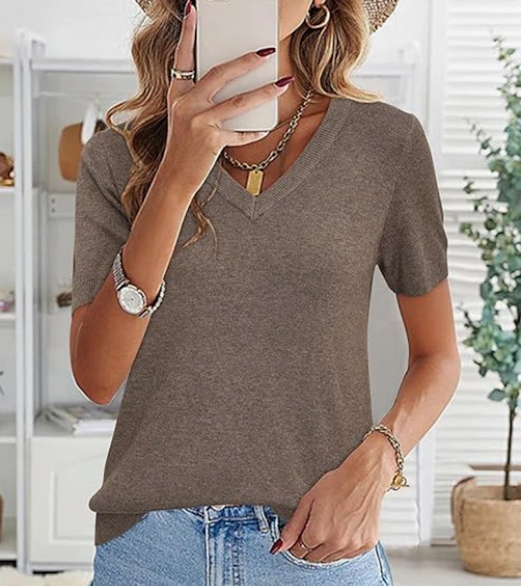 Arach&Cloz Wool-Blend V-Neck Sweater